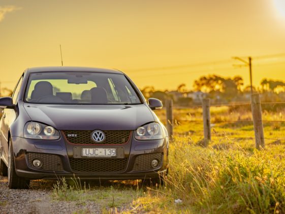 Golf 5 uz zalazak Sunca