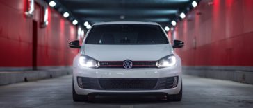 Bijeli Golf 6 u tunelu