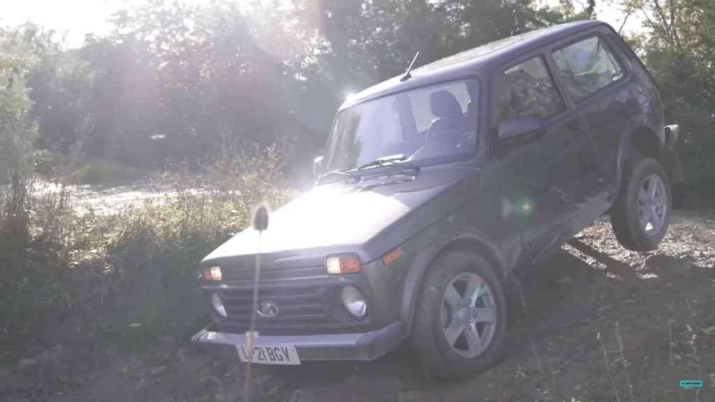 Lada Niva na teškom terenu