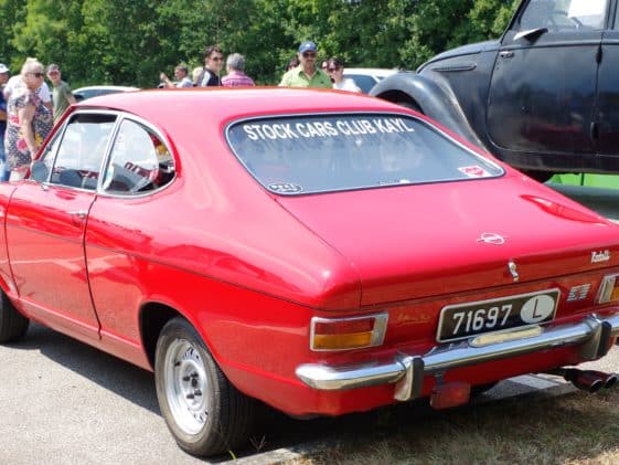 Crveni Opel Kadett B Coupe iz 1971. godine