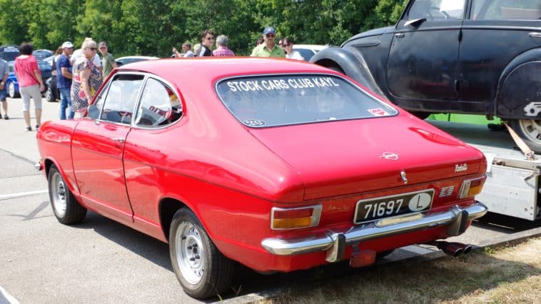 Crveni Opel Kadett B Coupe iz 1971. godine
