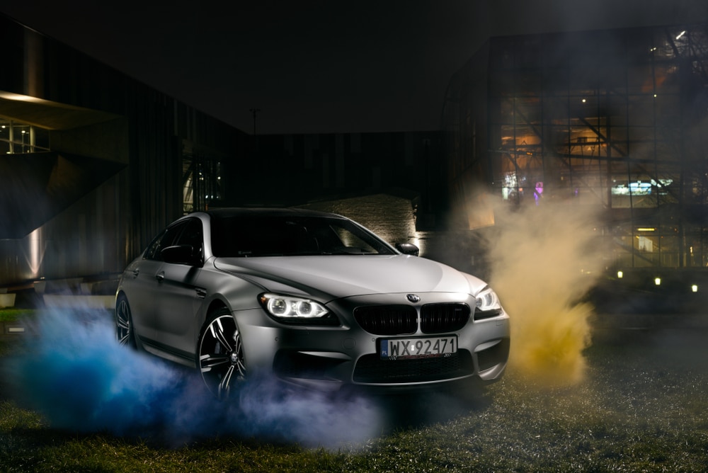 BMW M6 na parkiralištu