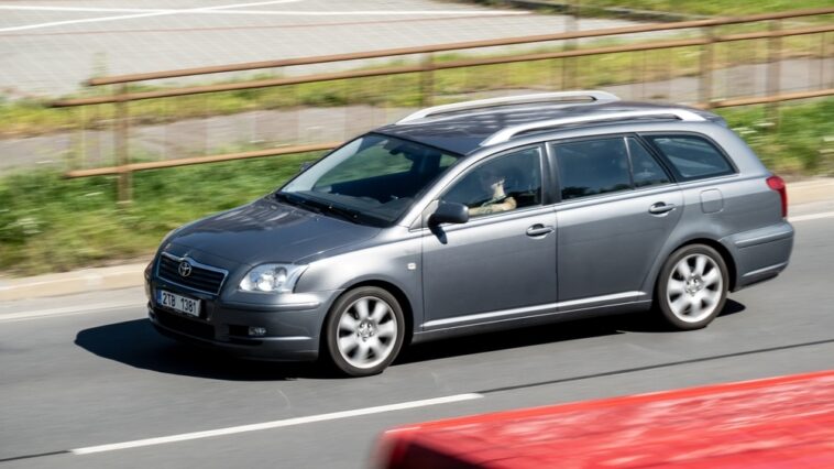 Toyota Avensis Combi Touring Sports druge generacije