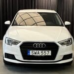 Bijeli Audi A3 Sportback na sajmu automobila u Švedskoj