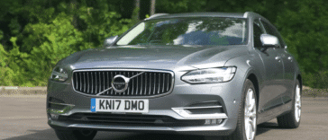 Volvo V90 Estate parkiran na cesti