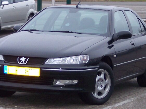 Plavi Peugeot 406 vl