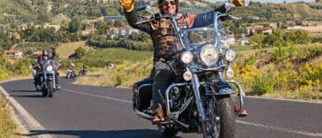Kako sigurno voziti motor? Donosimo 9 savjeta za cestu