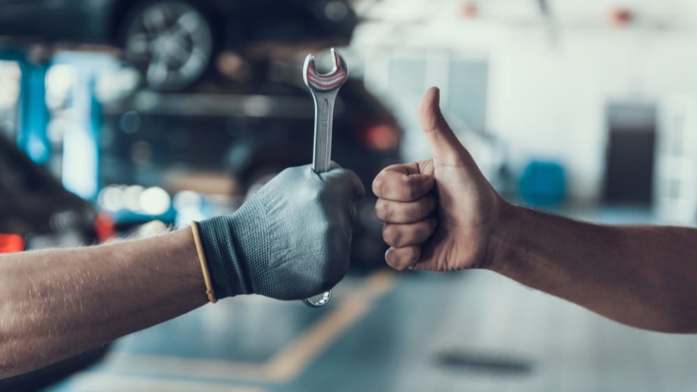 Auto dizalica: Kako sigurno podići vozilo kod kuće