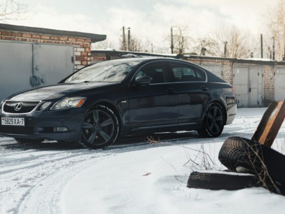 Najbolja zimska oprema za auto za snijeg, led i loše uvjete