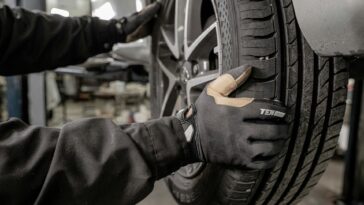 Kako promijeniti gumu na autu brzo i efikasno