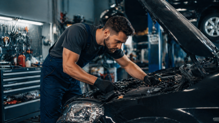 Kvar na autu: Brzi vodič za hitne situacije!