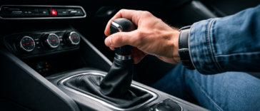 Manualni mjenjač: Ovo moraš znati prije vožnje!